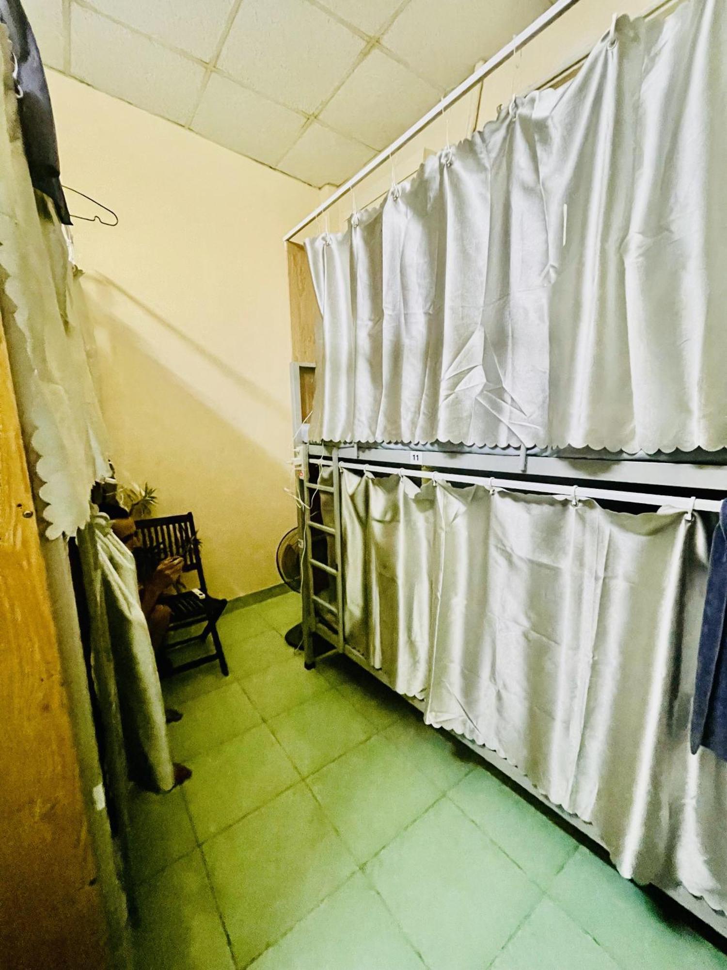 花ren Hostel Хошимин Экстерьер фото